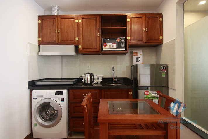 Ba Dinh district: stuido for rent.